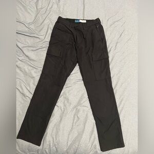 Old Navy Ultimate Tech Cargo Pants in Black size 30 x 32